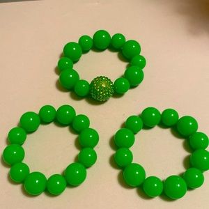 Set of 3 bracelets green color